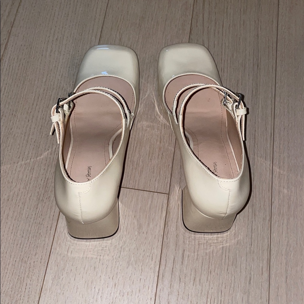 NWOT & Other Stories Patent Leather Mary Jane Pumps - Picture 3 of 5